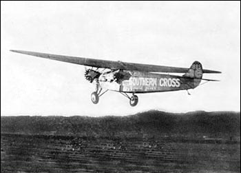 The Southern Cross takes off from Oakland, California, May 31, 1928
[Image: Hargrave: The Pioneers]