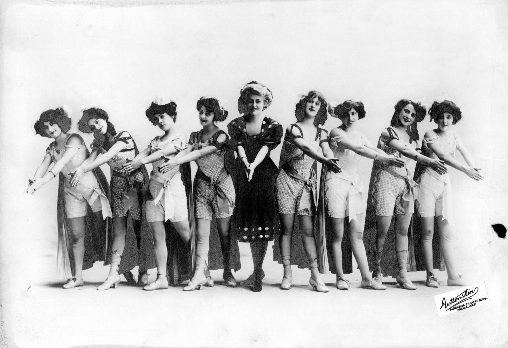 1913. Sullivan-Considine vaudeville circuit ladies’ chorus line as they probably appeared at the Vancouver Orpheum Theatre. Archives# CVA 18-1.