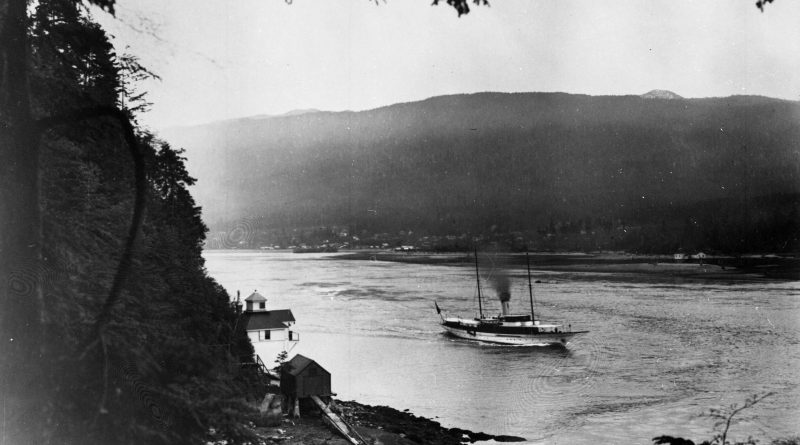 Boat in the First Narrows circa 191? [City of Vancouver Archives AM1592-1-S9-F74-: 2011-092.3435]